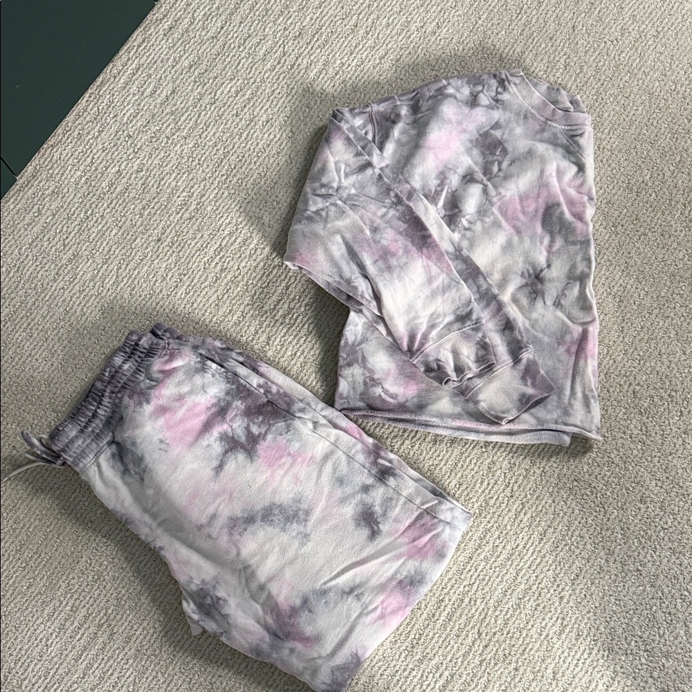 Colsie Pink and Gray Tie-Dye Lounge Set